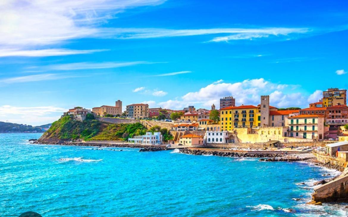 Luxury Apartment Centro Storico Piombino Esterno foto